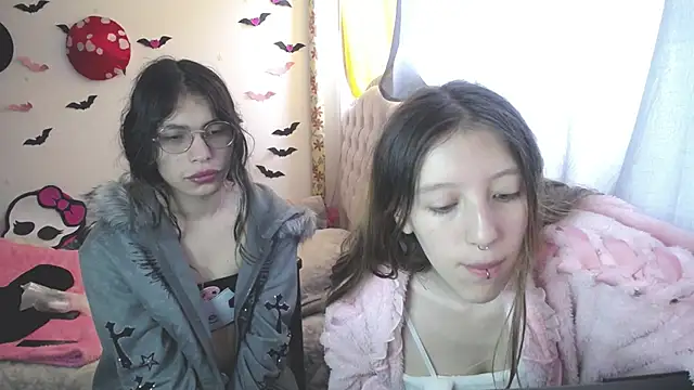 Briar y Blair online show from March 18, 2:44 pm