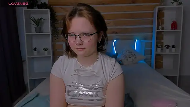 Mary Bryantt online show from February 26, 1:37 am