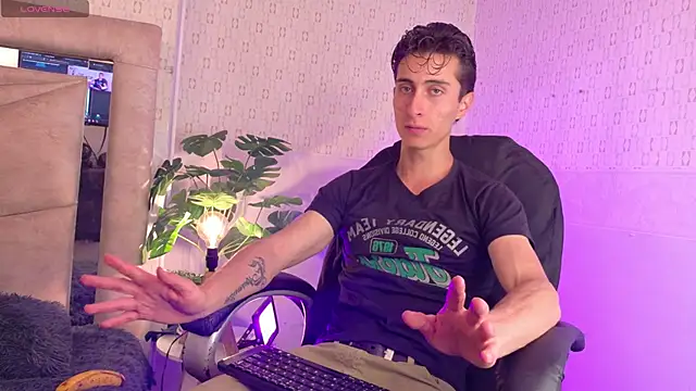 Ithan Skin online show from February 25, 11:42 am