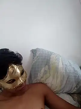 LolaAndBugs  online show from December 19, 4:54 pm