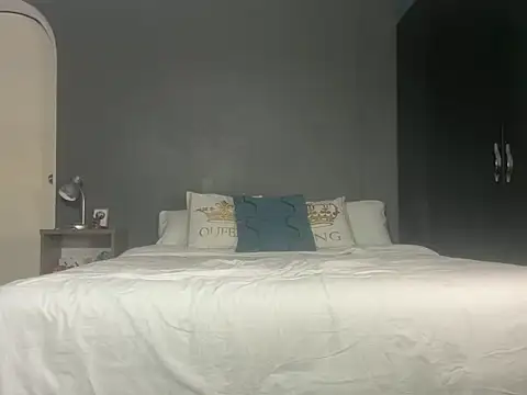 siennadiamond online show from December 16, 1:00 am