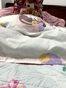 xiaobudian-01 online show from December 18, 3:50 pm