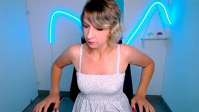 Lana Foxyy online show from July 13, 11:44 am