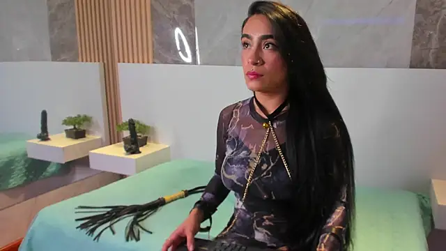 PamelaRed  online show from December 22, 8:01 pm