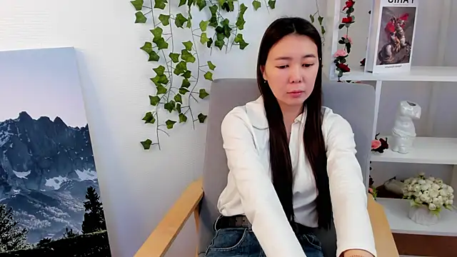 BettinaHuus online show from December 17, 5:44 am