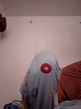 DulceTentacion12 online show from December 17, 2:43 pm