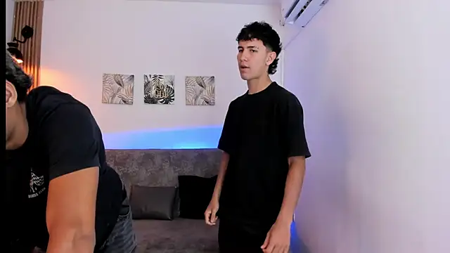 Sexiest BoysW online show from May 15, 9:17 pm