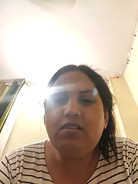 Hotmylips online show from April 14, 5:13 pm