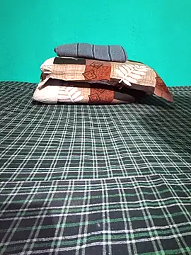 QWEEN7B online show from February 24, 2:27 pm