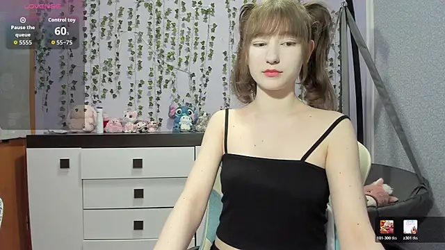 Yoonhee ki online show from May 15, 9:17 pm