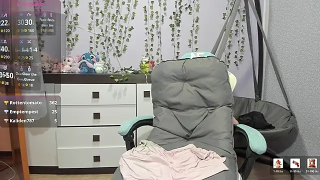 Yoonhee ki online show from May 5, 6:11 pm