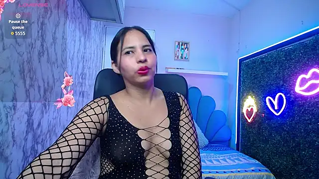 nicol ross19 online show from March 10, 3:10 am