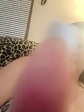 pinkcheetah12 online show from April 3, 12:08 am