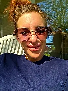 LaLynn online show from April 8, 11:23 am