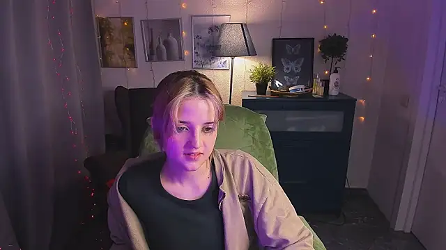 SarahShelby online show from May 30, 10:27 pm