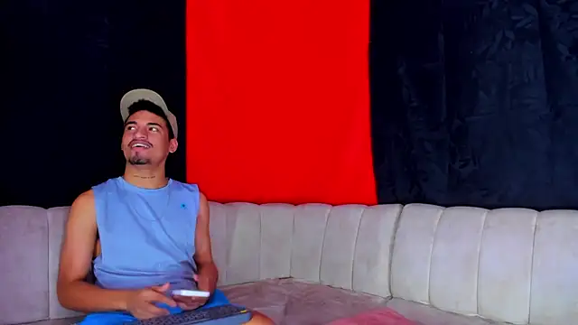 BrownieLoverss online show from February 14, 11:56 am