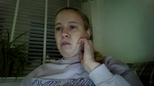 jennyblondeuk online show from March 2, 12:21 am