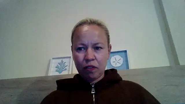 jennyblondeuk online show from May 8, 6:54 pm