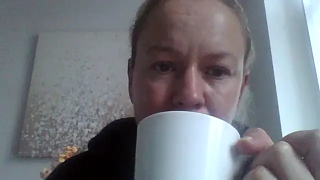 jennyblondeuk online show from March 27, 5:35 pm