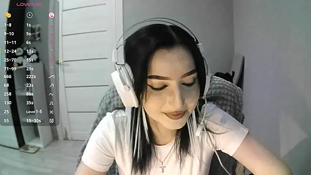 FaviolaHurl online show from December 21, 7:29 pm