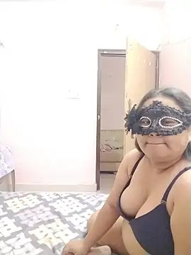 DesiSeductress online show from June 6, 6:36 pm