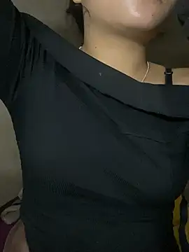 lili-roze online show from February 6, 1:58 pm