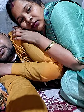 Radhacpl9528 online show from February 13, 7:32 am