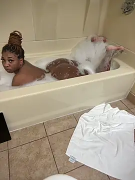 Ghoulsnooze 19 online show from April 19, 10:34 pm