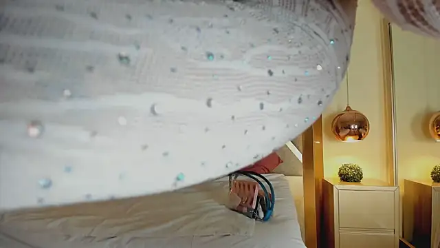 ElenaWatsonn online show from April 4, 8:07 pm