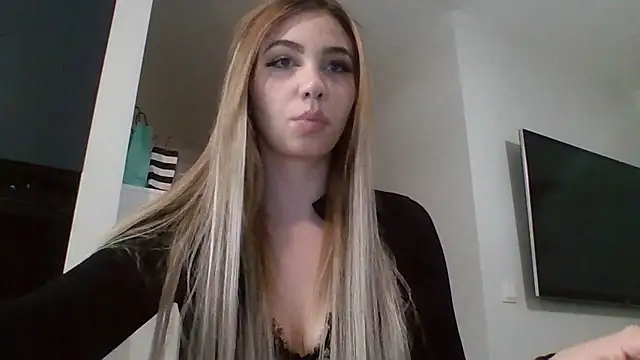 TeenLily online show from February 6, 8:23 pm