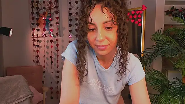 curly jade online show from February 7, 2:21 pm