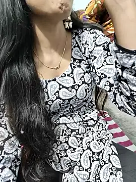 Yours-Zeenat online show from February 22, 9:43 am