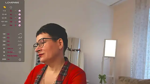 JennyMons online show from April 15, 8:48 am