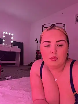 KatieCeexx online show from January 13, 10:36 pm