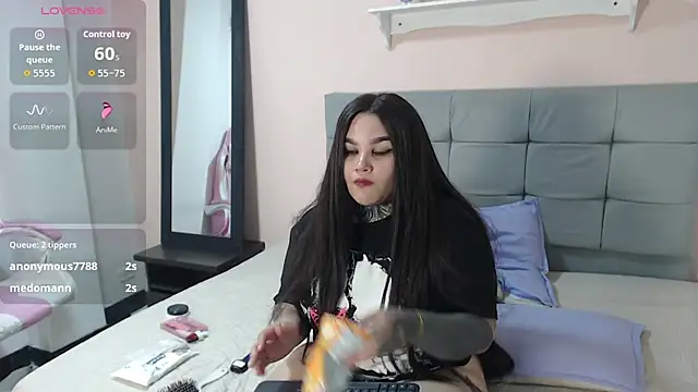 Abby Hiiltoon online show from February 12, 7:10 am