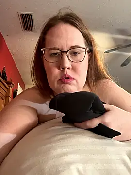 honeybee2033 online show from January 7, 8:12 pm