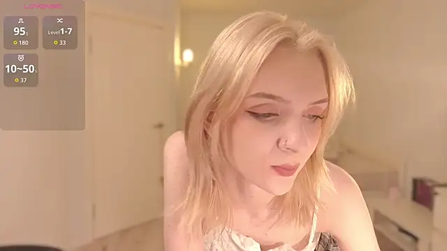 lily moony online show from July 2, 11:54 pm