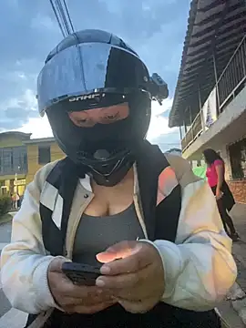 Scarlet auraa online show from April 7, 11:18 pm