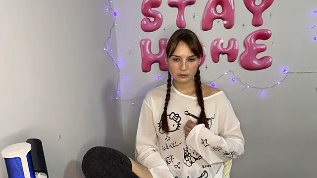 stayhomegirl online show from February 26, 7:35 pm