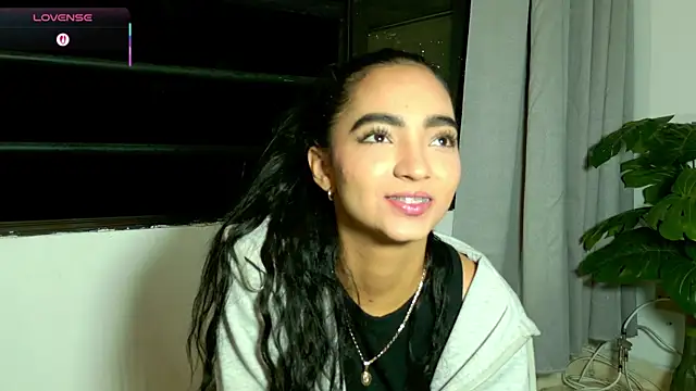 adelineevs online show from July 13, 12:00 am