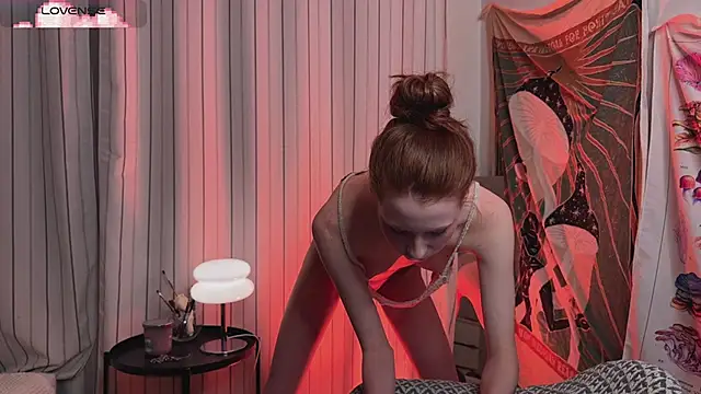 Hippieaura online show from April 12, 9:28 pm