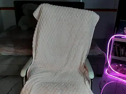 Andrea bricks06 online show from July 10, 1:50 am