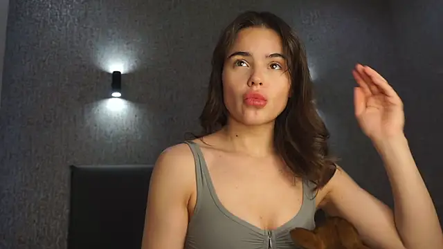 linclars online show from February 24, 1:21 pm