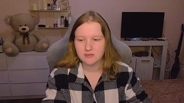 Ol1via online show from March 22, 4:57 pm