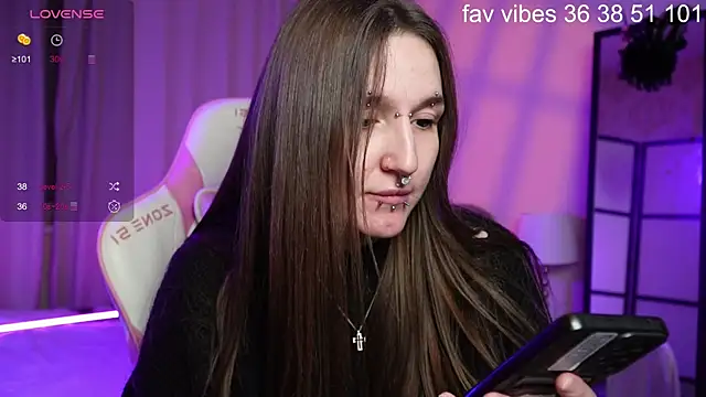Alice Goth online show from May 31, 2:28 am