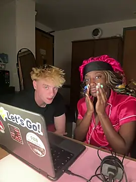 CookiesNcreaming online show from March 25, 2:28 am