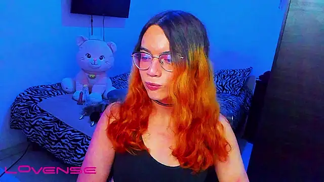 lillykittyyy online show from March 17, 5:44 am