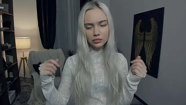 KristalCrowner online show from February 7, 7:29 pm