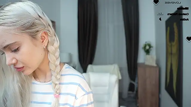 KristalCrowner online show from March 16, 7:40 pm