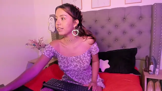 Lola Bubbles online show from January 12, 9:53 pm